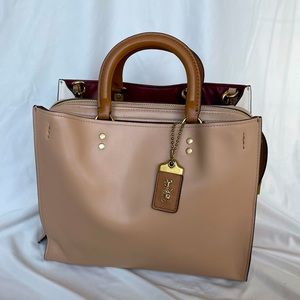 Coach, Rogue 30, Leather bag. OL/Beechwood Color *Tags and dust bag included*